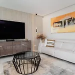 Apartment With Spectacular View In Cabopino Marbella