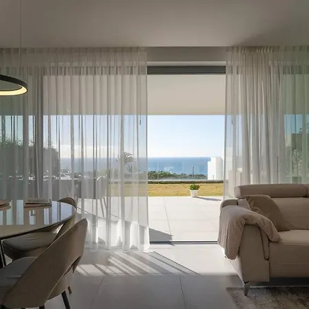 Daire With Spectacular View In Cabopino Marbella