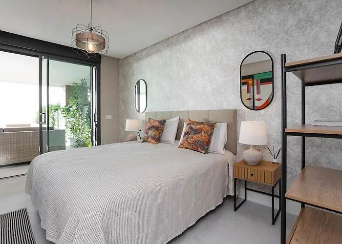 Apartment With Spectacular View In Cabopino Marbella