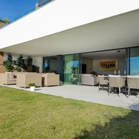 With Spectacular View In Cabopino Apartamento Marbella