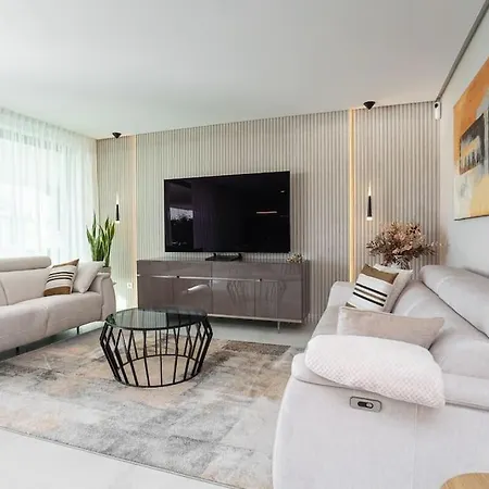 With Spectacular View In Cabopino